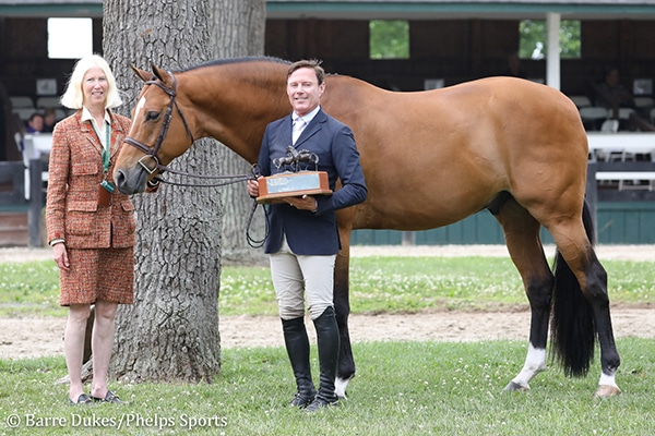 Scott Stewart Dominates Professional Hunter Divisions to Earn Grand Hunter Championship Title at Upperville Colt & Horse Show